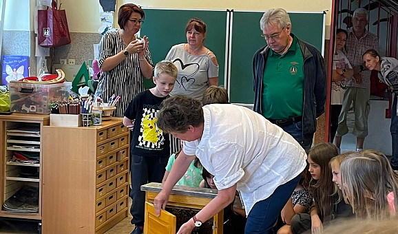 Rotary Club Havelberg unterstützt AG „Junge Imker“ an der Grundschule Sandau